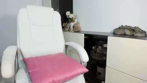 Snapshot of elissavibe chatting on February 3, 2:02 pm Elisa  Promotion   online show from February 3, 2:02 pm