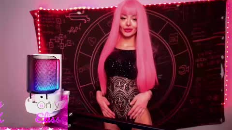 Petite Yumi online show from March 7, 12:15 am