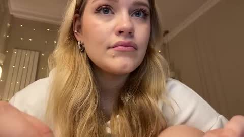 Stephanie online show from February 9, 9:41 pm