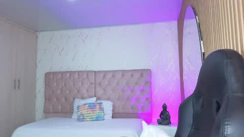 Snapshot of eliza_eup69 chatting on June 9, 7:25 pm ELIZA online show from June 9, 7:25 pm