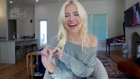 Liz online show from November 11, 5:46 pm