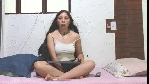 Snapshot of elizabeth_evanz chatting on December 9, 2:45 am elizabeth online show from December 9, 2:45 am