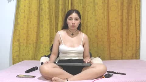 Snapshot of elizabeth_evanz chatting on January 28, 2:21 am elizabeth online show from January 28, 2:21 am