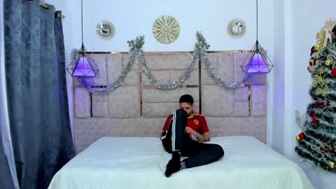 Girl Melanie And boys Neithan  Alex online show from December 29, 8:58 pm