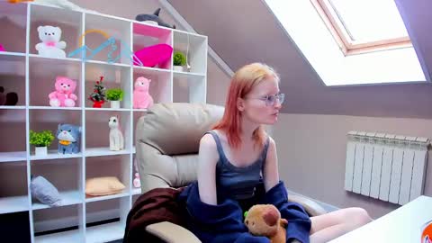 Snapshot of elizabeth_harpper chatting on January 2, 7:12 am Elizabeth online show from January 2, 7:12 am