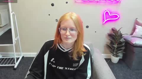 Snapshot of elizabeth_harpper chatting on January 17, 8:56 am Elizabeth online show from January 17, 8:56 am