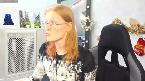 Snapshot of elizabeth_harpper chatting on January 18, 2:44 pm Elizabeth online show from January 18, 2:44 pm