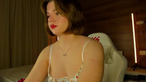 Elizabeth online show from May 21, 12:28 am