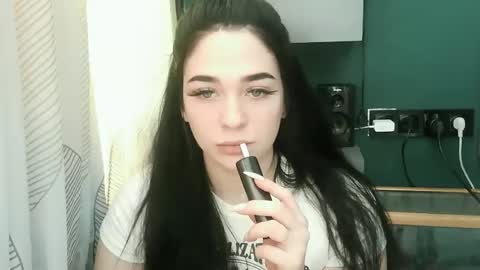 elizabeth_xi online show from October 7, 10:34 am