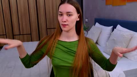 Elizabeth online show from March 25, 4:24 pm