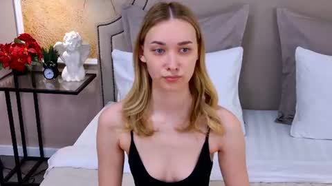 Snapshot of elizabethcash chatting on July 6, 4:09 pm Elizabeth online show from July 6, 4:09 pm
