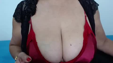 ElizabethMiler online show from May 21, 1:51 pm
