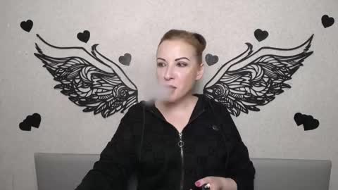 ElizabethSho online show from May 16, 5:45 pm