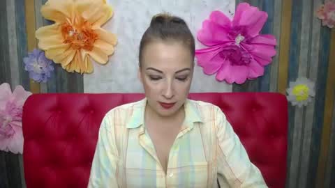 ElizabethSho online show from July 8, 5:28 pm