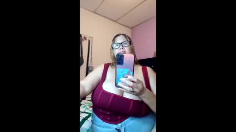 Elizabeth online show from March 26, 10:59 pm