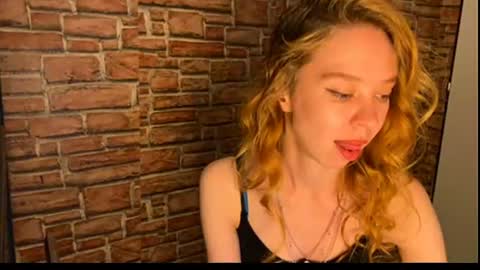 Eliza online show from June 19, 7:39 pm
