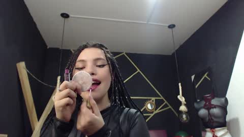   online show from December 6, 9:46 pm