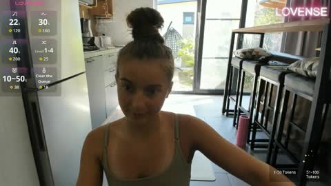 Eliz                               online show from April 15, 12:01 pm