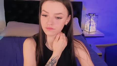 elizzza_ online show from March 5, 5:25 am