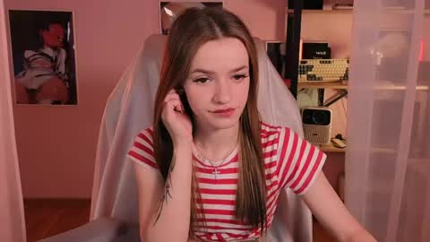 Snapshot of elizzza_ chatting on April 28, 5:12 am elizzza_ online show from April 28, 5:12 am