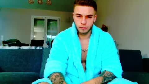 Snapshot of elkafit28 chatting on January 9, 8:13 am elkafit28 online show from January 9, 8:13 am