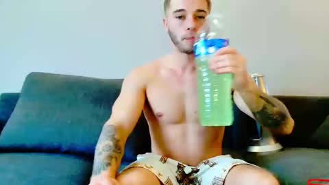 Snapshot of elkafit28 chatting on February 24, 12:59 pm elkafit28 online show from February 24, 12:59 pm