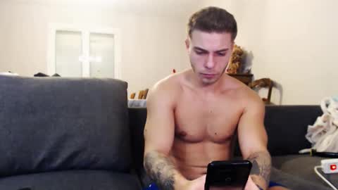 Snapshot of elkafit28 chatting on January 6, 8:34 pm elkafit28 online show from January 6, 8:34 pm