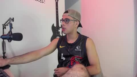 Snapshot of elkin_clark chatting on February 18, 1:51 pm Elkin Clark online show from February 18, 1:51 pm