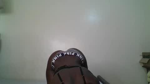Snapshot of ella8_ chatting on June 13, 11:24 pm ella8_ online show from June 13, 11:24 pm