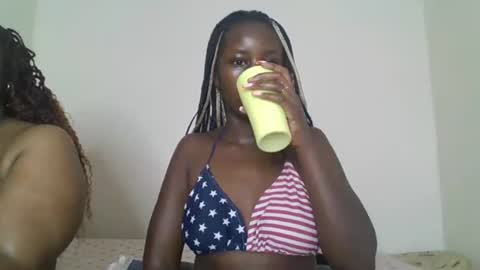 Snapshot of ella8_ chatting on July 12, 9:00 am ella8_ online show from July 12, 9:00 am