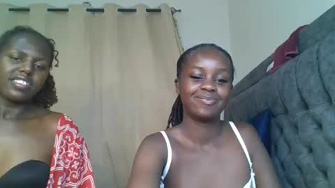 Snapshot of ella8_ chatting on August 1, 7:24 pm ella8_ online show from August 1, 7:24 pm
