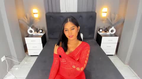 Snapshot of ella______ chatting on December 3, 5:55 pm Ella online show from December 3, 5:55 pm