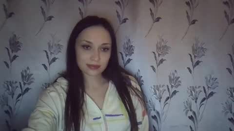 Snapshot of ella_awesome33 chatting on February 3, 10:15 pm ella_awesome33 online show from February 3, 10:15 pm