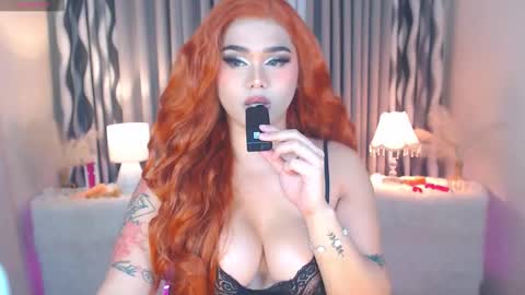Snapshot of ella_fantasia chatting on December 14, 4:40 am HI ITS ME ELLA online show from December 14, 4:40 am