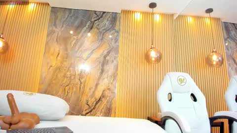 ella harper online show from February 18, 5:20 am