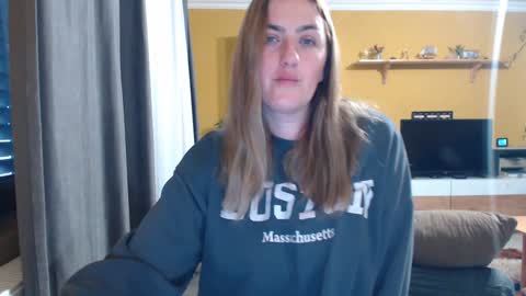 Snapshot of ella_max_live chatting on February 3, 6:56 am Ella Max online show from February 3, 6:56 am