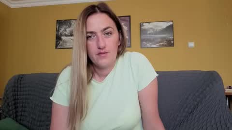 Snapshot of ella_max_live chatting on September 16, 5:41 am Ella Max online show from September 16, 5:41 am