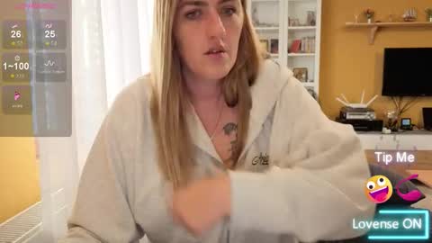 Snapshot of ella_max_live chatting on September 27, 6:51 am Ella Max online show from September 27, 6:51 am