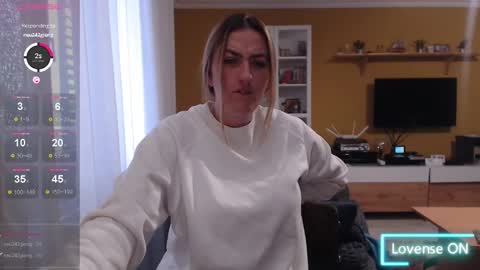 Snapshot of ella_max_live chatting on October 7, 7:05 am Ella Max online show from October 7, 7:05 am