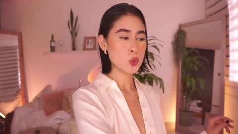 ELLA OWEN online show from February 17, 6:36 pm