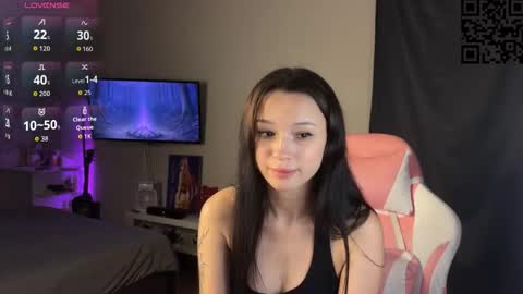 ella_simons online show from November 14, 1:26 am