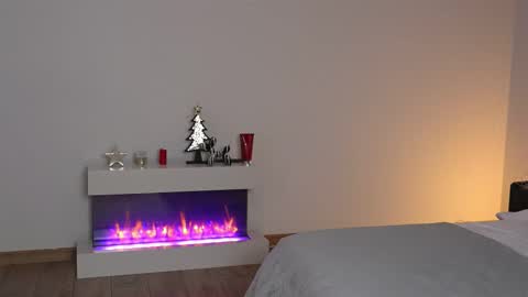 Ella online show from February 8, 10:57 pm