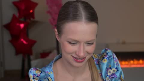 Snapshot of ella_twinkle chatting on March 8, 7:06 pm Ella online show from March 8, 7:06 pm