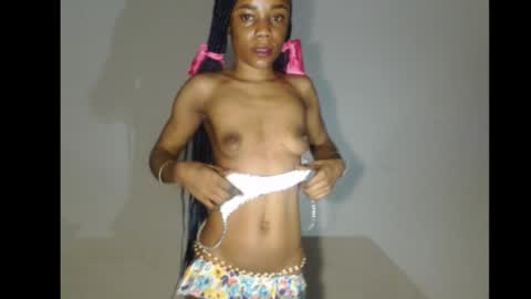 ella online show from November 3, 5:52 am