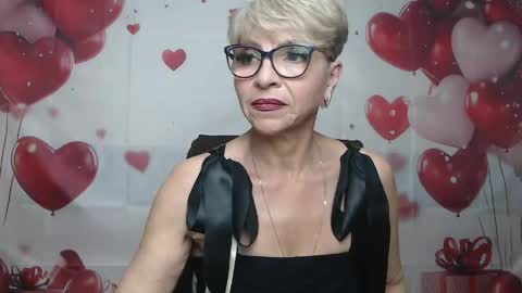 Snapshot of ellabonito chatting on May 16, 6:21 am EllaBonito online show from May 16, 6:21 am