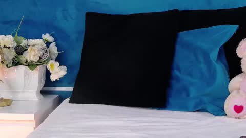 EllaBubbles online show from February 24, 11:08 am