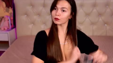 ellacanny online show from November 28, 5:43 am