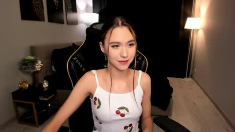 Snapshot of ellacurtis chatting on March 3, 6:03 pm ellacurtis online show from March 3, 6:03 pm