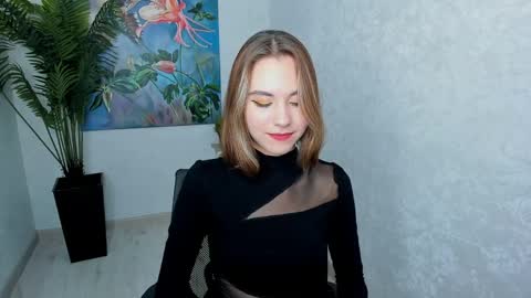 Snapshot of ellacurtis chatting on April 2, 6:05 pm ellacurtis online show from April 2, 6:05 pm