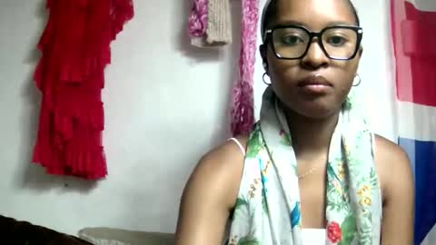 Snapshot of ellah245 chatting on February 9, 12:25 am ellah245 online show from February 9, 12:25 am